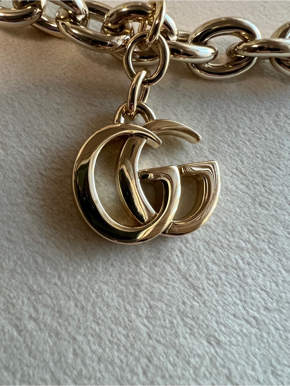 Gucci bag chain charm Pre-Fall 2025 collection NWOT comes with COA - Picture 7 of 9
